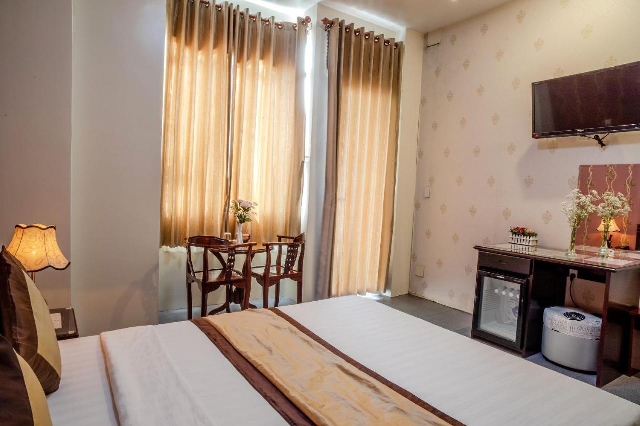 Dong Bao Hotel Chau Doc Exterior photo